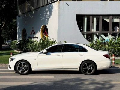 E200_Sport sản xuất 2019 Trắng ghế nâu