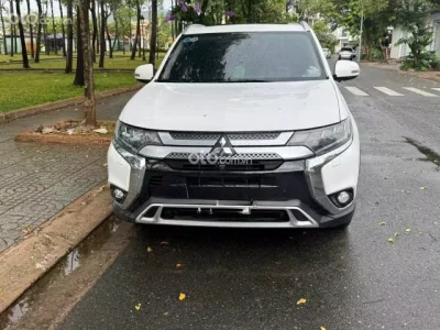 Mitsubishi Outlander 2.0 CVT Premium 2020