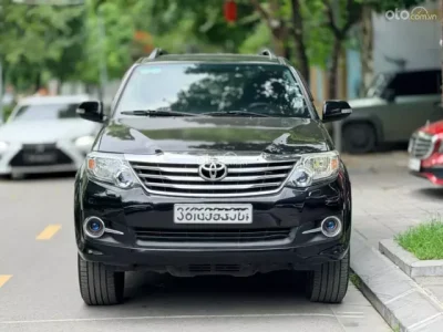 Toyota Fortuner 2.7 V 4X4 AT 2015