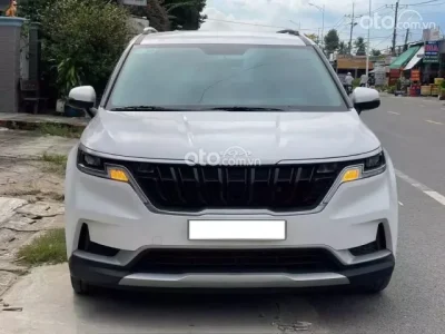 Kia Carnival 2.2D Luxury 2023
