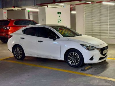 Mazda 2 sedan 2015 nhập Thái xe đẹp không lỗi