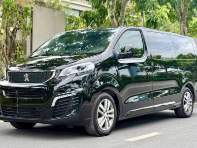 Peugeot Traveller Premium 2021