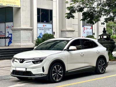 VF8 GF Plus Trắng nội thất Đen 2023