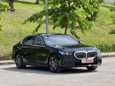 BMW 520i Premium 2025 Đen/nâu 1 chủ sơn zin cả xe