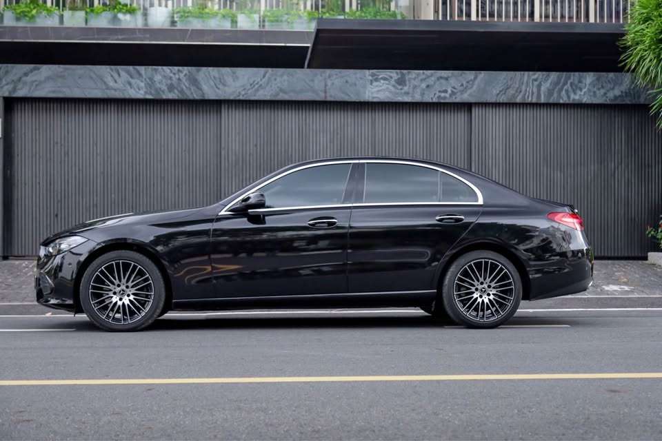 Mercedes C200 Avantgarde Plus V1 sản xuất 2022